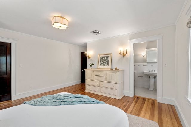 189 Mount Vernon St, Newton, MA 02465