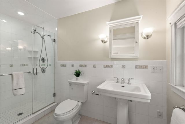189 Mount Vernon St, Newton, MA 02465