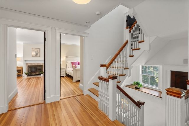 189 Mount Vernon St, Newton, MA 02465