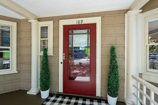 189 Mount Vernon St, Newton, MA 02465
