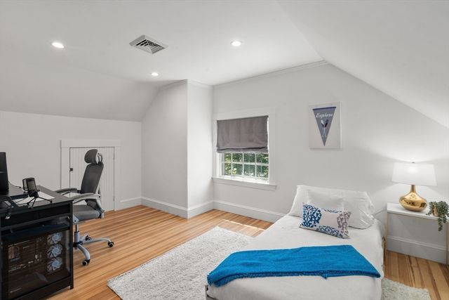 189 Mount Vernon St, Newton, MA 02465