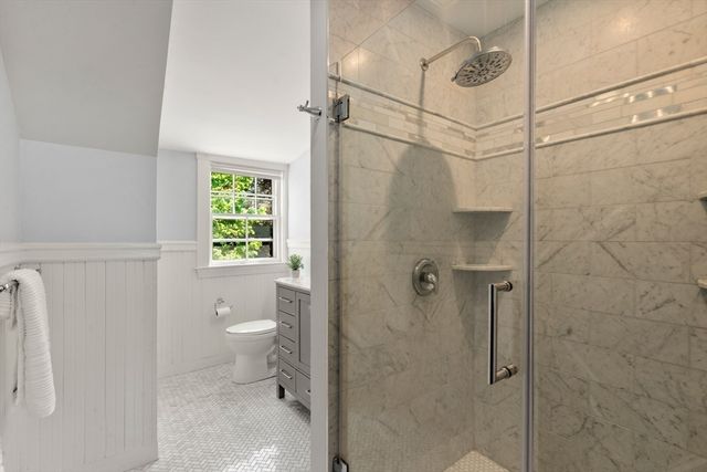 189 Mount Vernon St, Newton, MA 02465