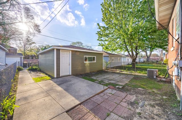 4136 Park Avenue, Brookfield, IL 60513