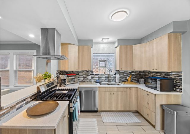4136 Park Avenue, Brookfield, IL 60513