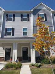 4465 Chelsea Manor Circle, Aurora, IL 60504
