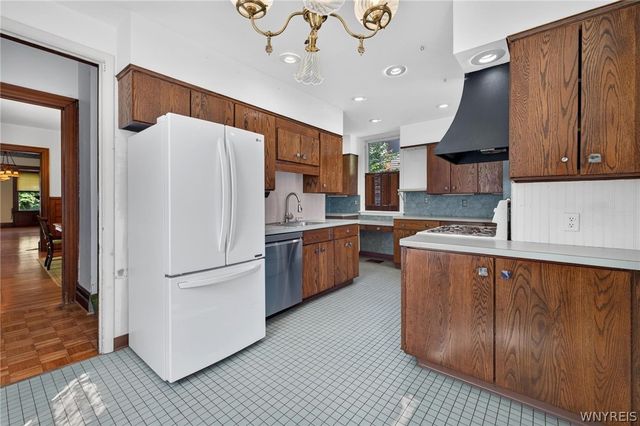 49 Park Street, Buffalo, NY 14201