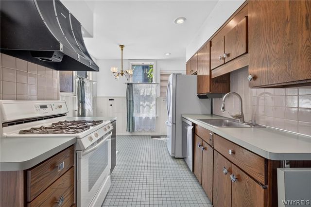 49 Park Street, Buffalo, NY 14201