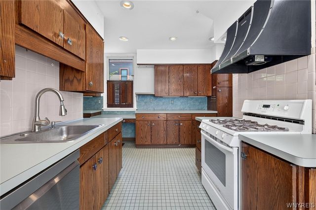 49 Park Street, Buffalo, NY 14201