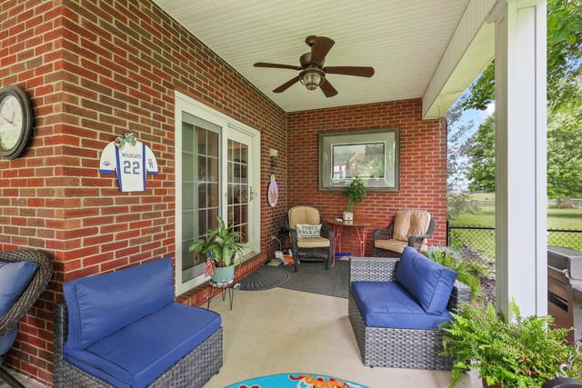 1869 Clintonville Road, Paris, KY 40361