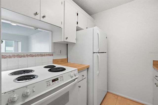 3267 BENEVA ROAD 203, Sarasota, FL 34232