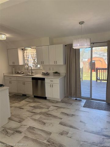 19682 Jeanette Street, Southfield, MI 48075