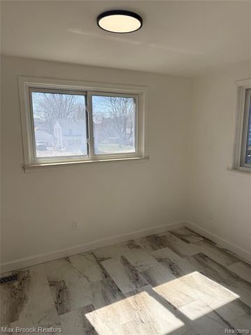 19682 Jeanette Street, Southfield, MI 48075