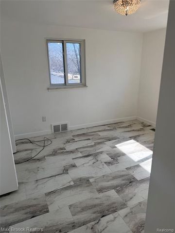 19682 Jeanette Street, Southfield, MI 48075