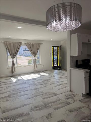 19682 Jeanette Street, Southfield, MI 48075