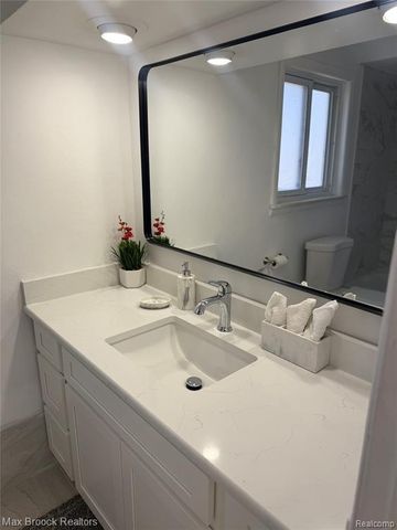 19682 Jeanette Street, Southfield, MI 48075