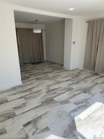 19682 Jeanette Street, Southfield, MI 48075