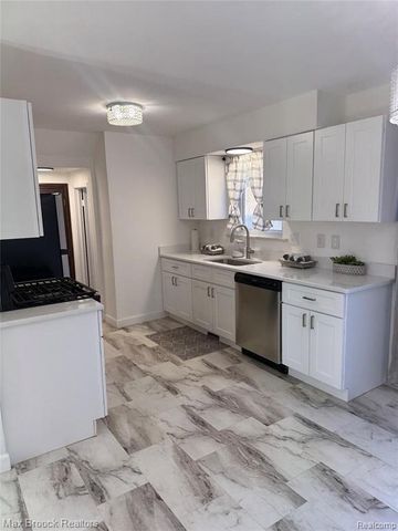 19682 Jeanette Street, Southfield, MI 48075