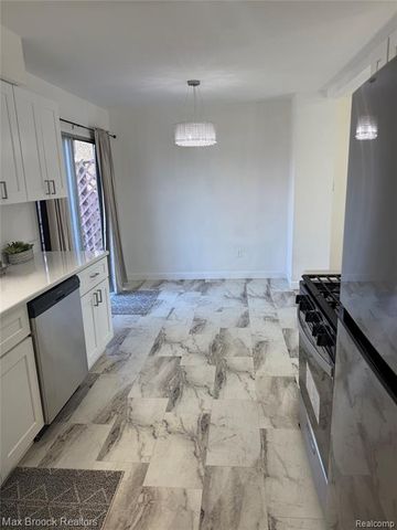 19682 Jeanette Street, Southfield, MI 48075