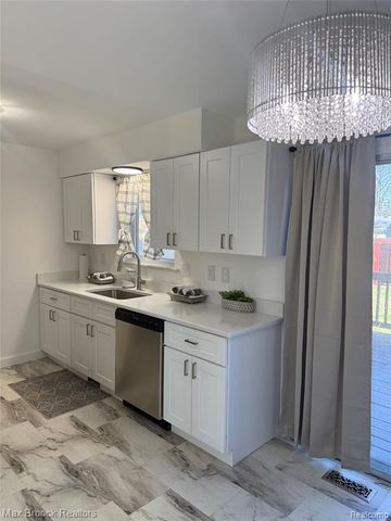 19682 Jeanette Street, Southfield, MI 48075