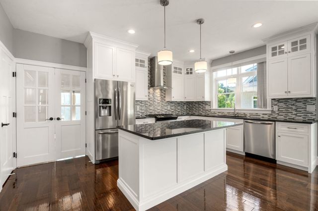 13 Boydes Xing 12, Norfolk, MA 02056