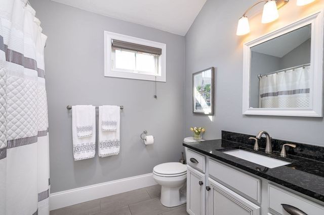 13 Boydes Xing 12, Norfolk, MA 02056