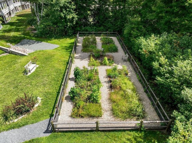 13 Boydes Xing 12, Norfolk, MA 02056