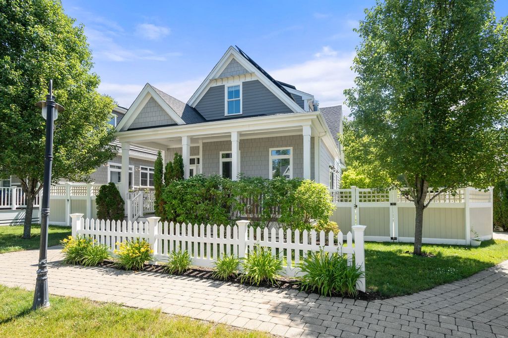 13 Boydes Xing 12, Norfolk, MA 02056