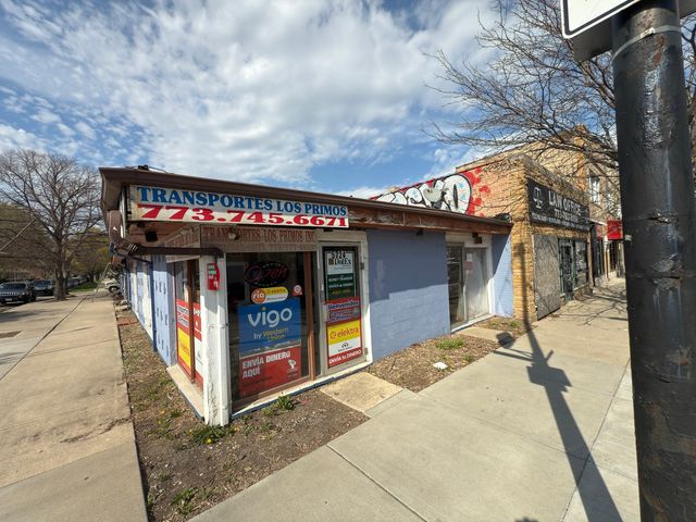 5724 W Diversey Avenue, Chicago, IL 60639