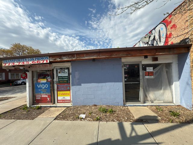 5724 W Diversey Avenue, Chicago, IL 60639