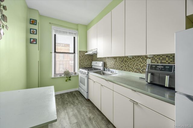 7401 4th Avenue D5, Brooklyn, NY 11209