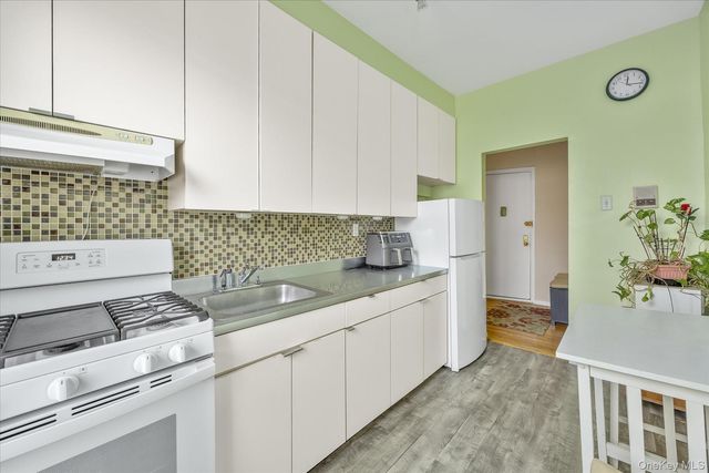 7401 4th Avenue D5, Brooklyn, NY 11209