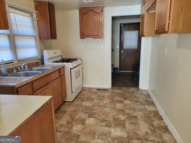 117 Lake Drive, Griffin, GA 30223