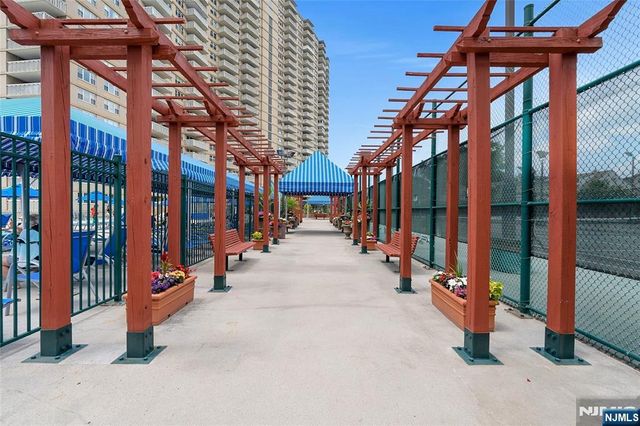 555 North Avenue 25K, Fort Lee, NJ 07024