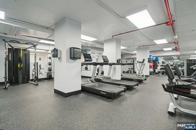 555 North Avenue 25K, Fort Lee, NJ 07024