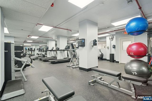 555 North Avenue 25K, Fort Lee, NJ 07024