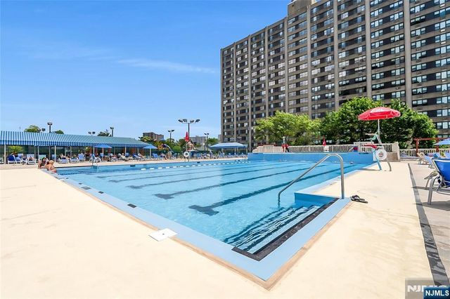 555 North Avenue 25K, Fort Lee, NJ 07024