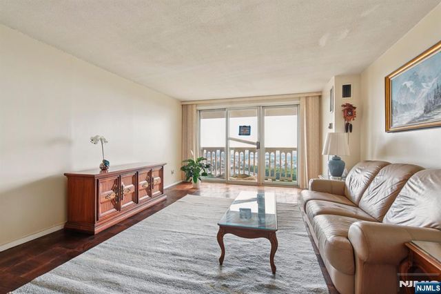 555 North Avenue 25K, Fort Lee, NJ 07024