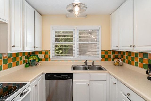 944 Chatfield Drive, Jamestown, NC 27282