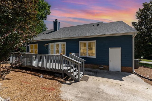 944 Chatfield Drive, Jamestown, NC 27282