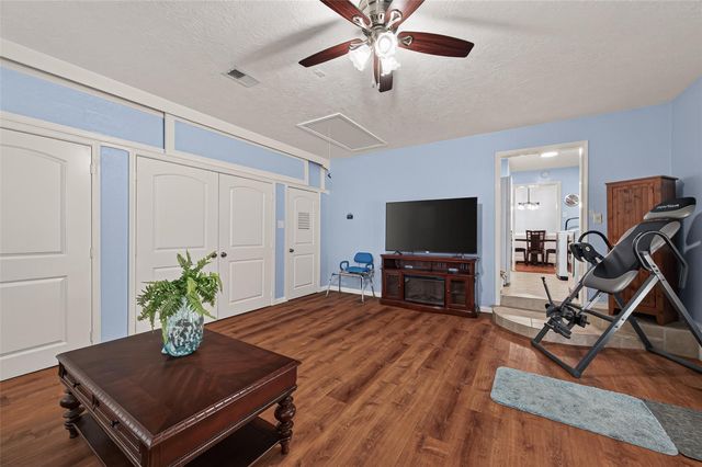 111 Texarkana Drive, Magnolia, TX 77354