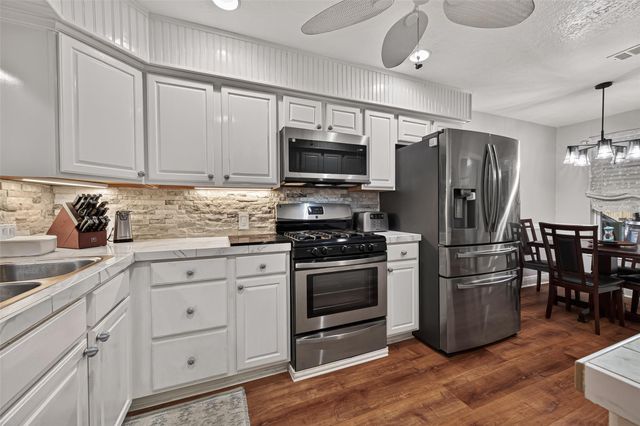 111 Texarkana Drive, Magnolia, TX 77354