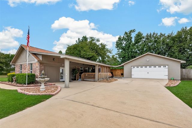111 Texarkana Drive, Magnolia, TX 77354