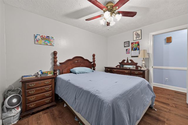 111 Texarkana Drive, Magnolia, TX 77354