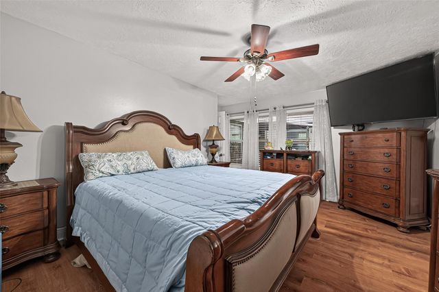 111 Texarkana Drive, Magnolia, TX 77354