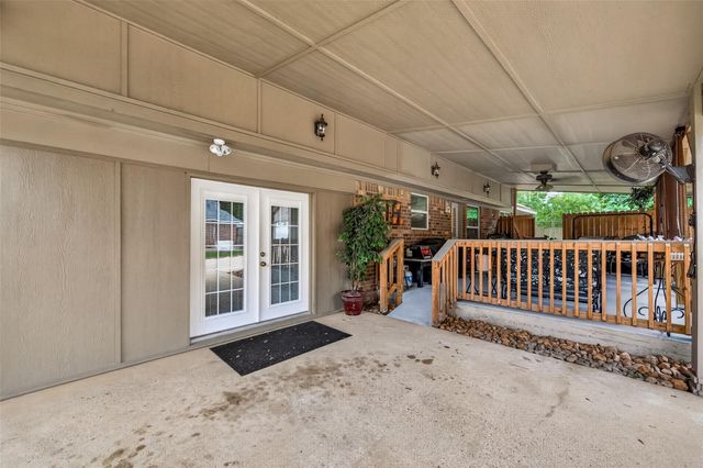 111 Texarkana Drive, Magnolia, TX 77354