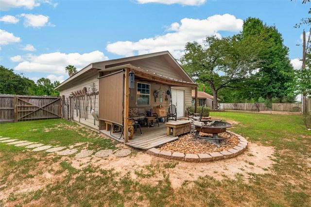 111 Texarkana Drive, Magnolia, TX 77354