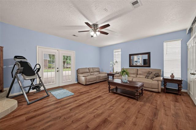 111 Texarkana Drive, Magnolia, TX 77354