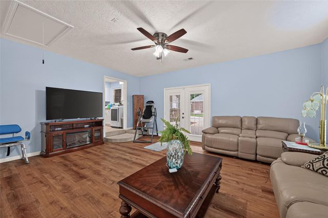 111 Texarkana Drive, Magnolia, TX 77354