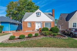 8206 Newport Avenue, Parma, OH 44129