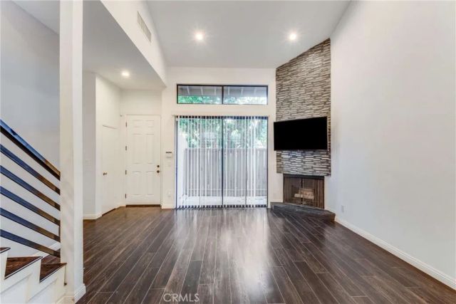 15133 Magnolia Boulevard D, Sherman Oaks, CA 91403